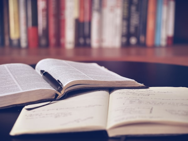 Quizlet-style mobile app interface